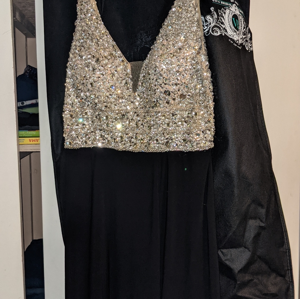 Formal dress - Picture 5 of 10